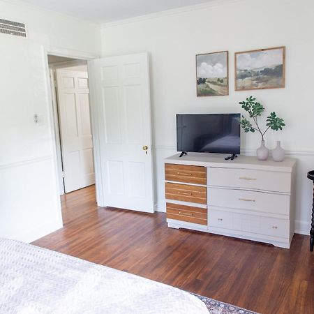 J Birds' Cottage Midtown Мемфис Екстериор снимка