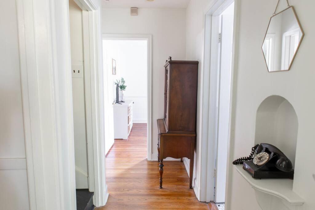 J Birds' Cottage Midtown Мемфис Екстериор снимка