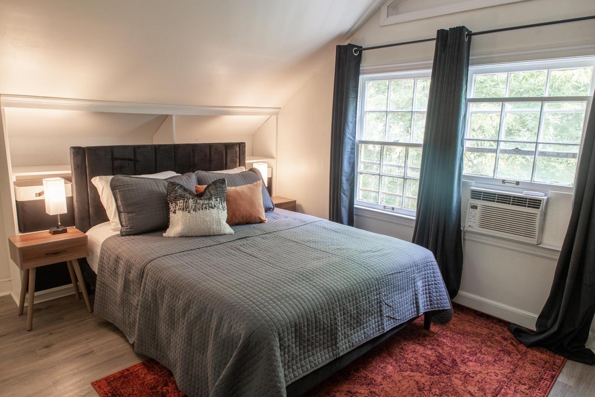 J Birds' Cottage Midtown Мемфис Екстериор снимка