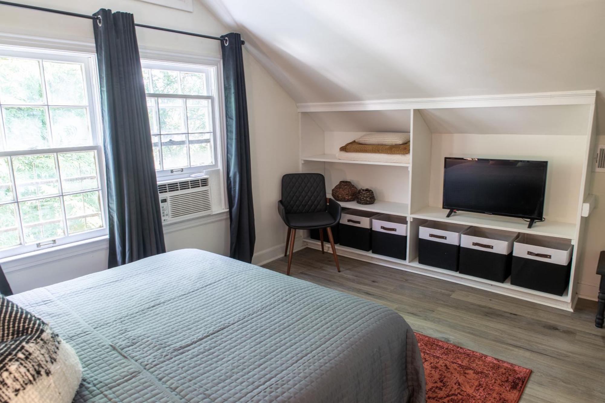 J Birds' Cottage Midtown Мемфис Екстериор снимка